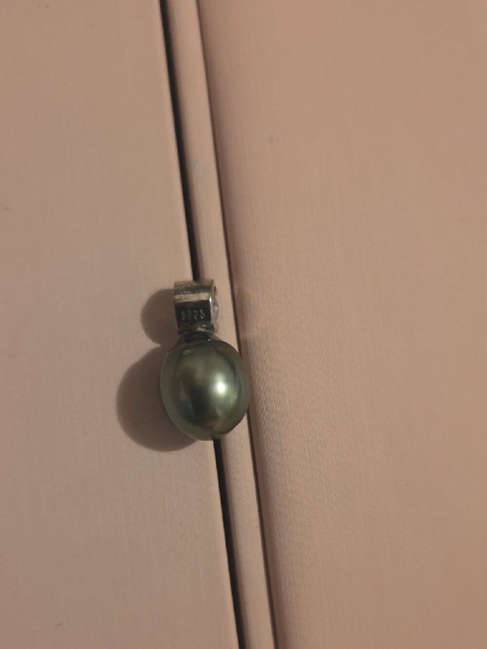Black Tahitian Pearl Pendant with Silver Bail - Dark Green/blue Pearl - Picture 3 of 7